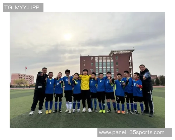 日本高中足球联赛精彩纷呈青春拼搏展现校园足球魅力与团队精神